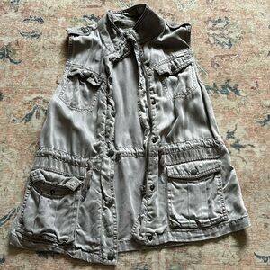 Max Jeans Women’s lightweight grey vest